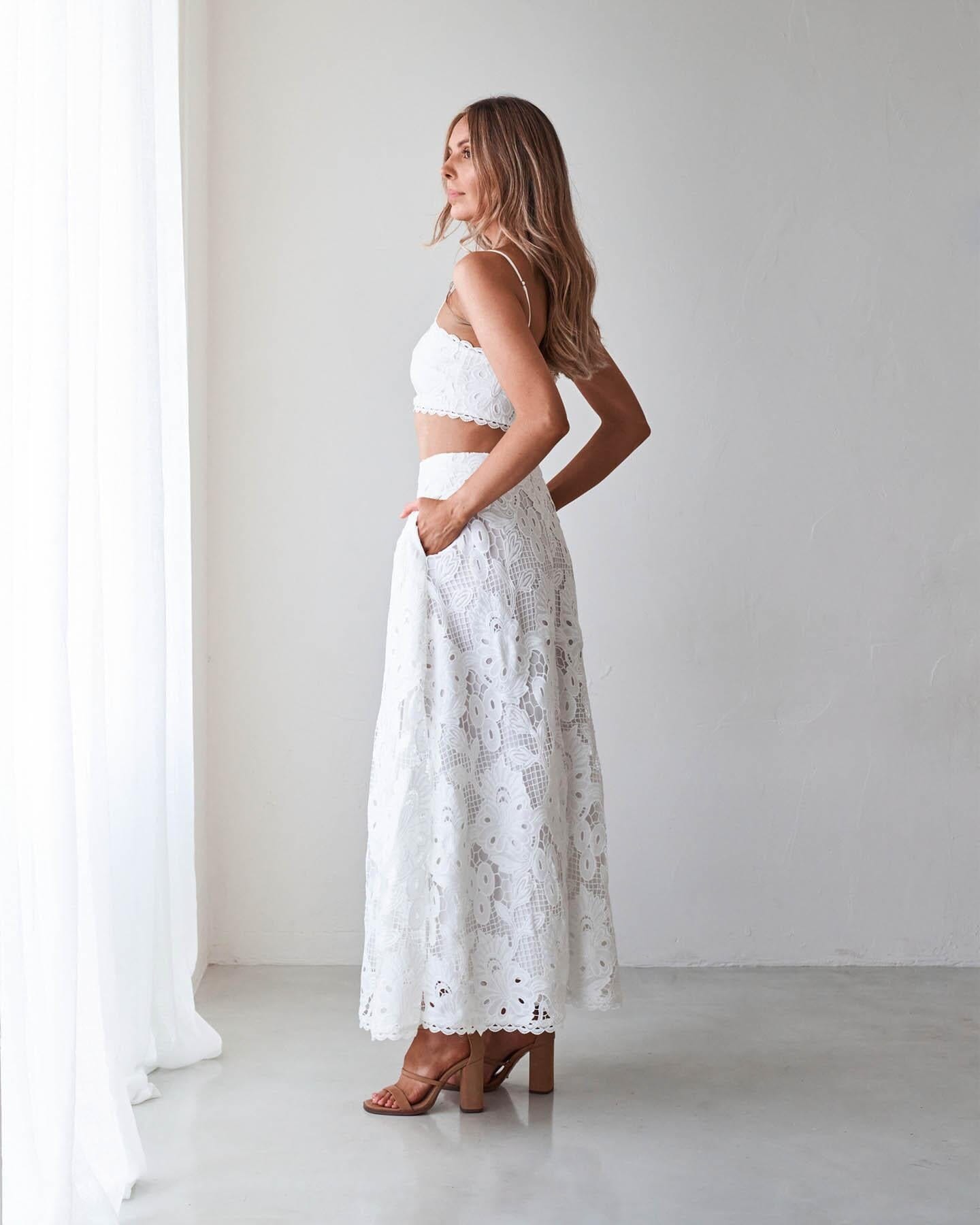 TS832-White_Nachell_Set_White_003.jpg