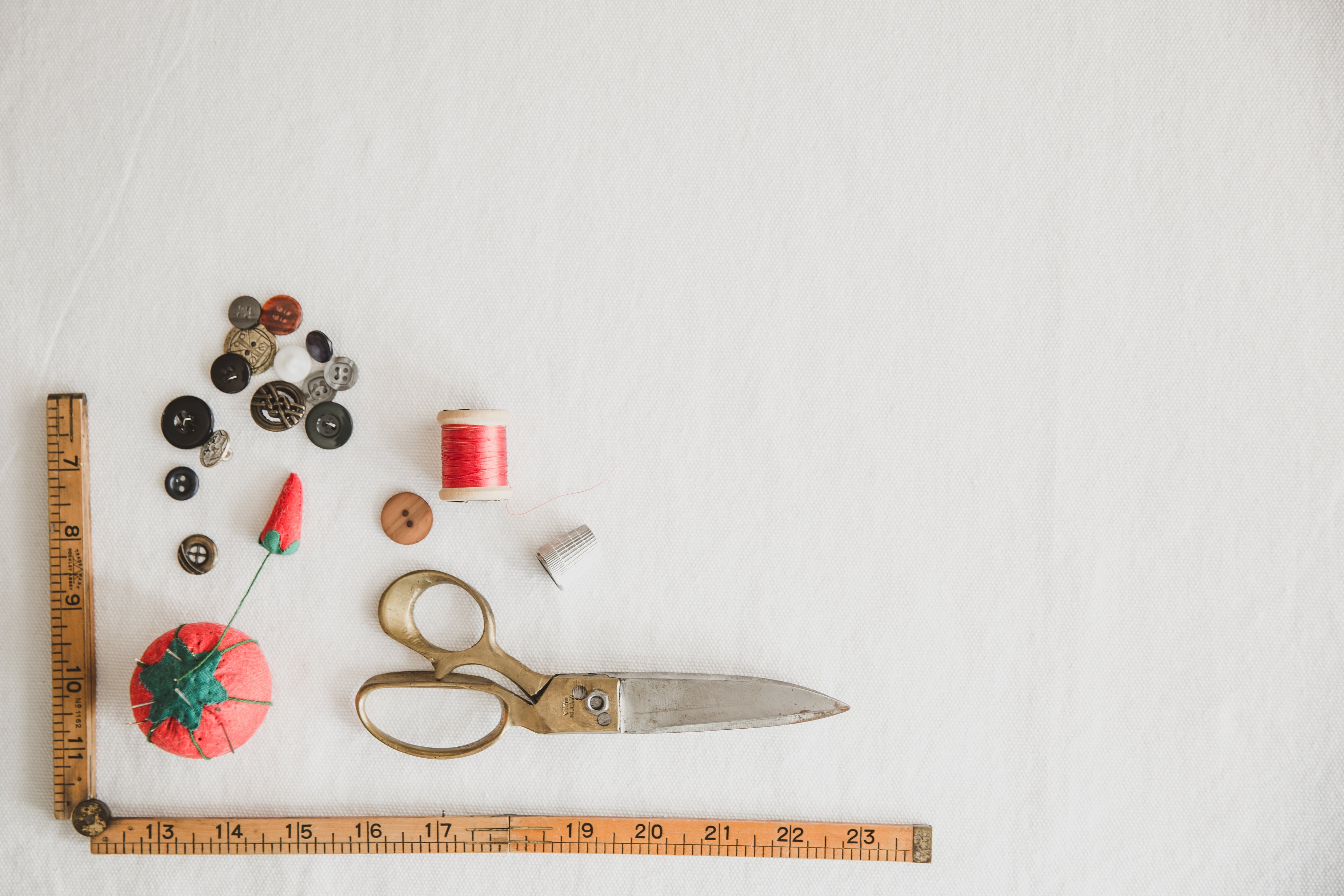 sewing-tools-corner-flatlay.jpg
